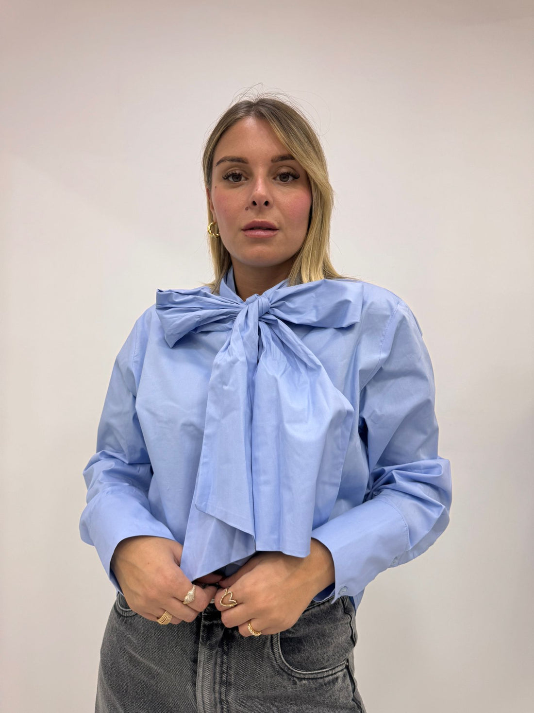 Camicia tensione in fiocco